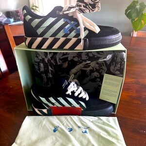 Off White TM low/vulcanized cow Diag PR Black Blue Mens 40 sneakers w/ tote bag